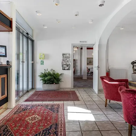 포스트가든 호텔 3*